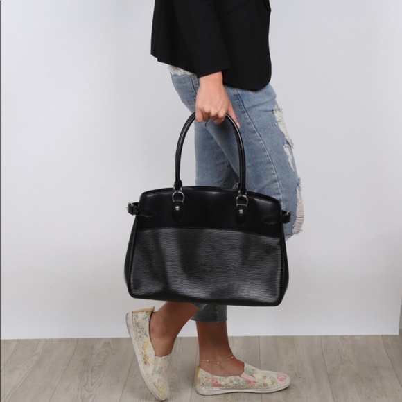 SOLD 100% Authentic Louis Vuitton White Epi Passy - Picture 8 of 8